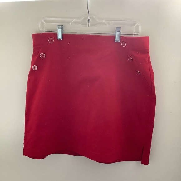 Black top and red skort - Picture 1 of 2